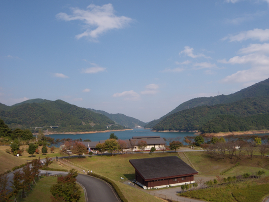 宮が瀬湖風景.jpg